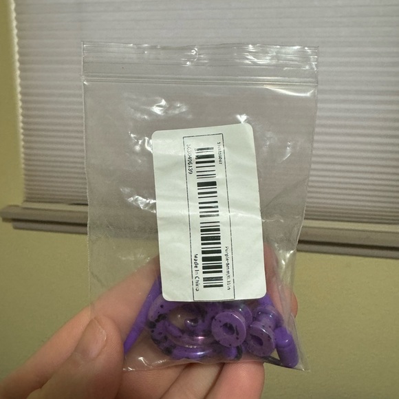 Brand New 8MM 0 Gauge Stretching Plug Set of 4 Purple - Picture 2 of 4